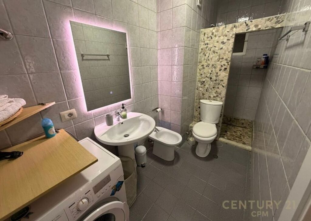 Apartament me qira 1+1 tek Komuna e Parisit