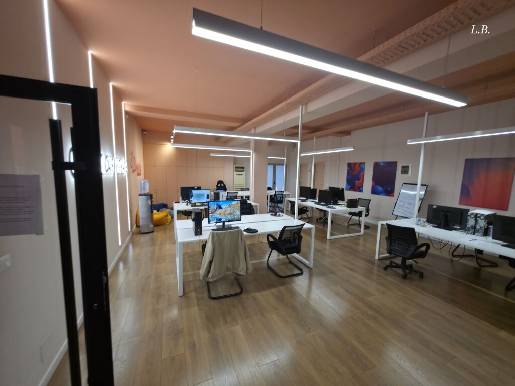🏢 Ufficio in Affitto 220 m²