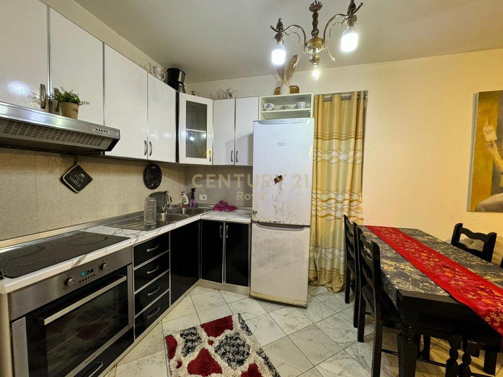 JEPET ME QERA APARTAMENT 2+1 TEK LIQENI I THATE