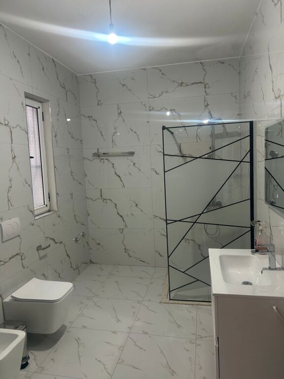 Jepet me Qera Super Ap 2+1+Parking Falas ,Casa Italia , Terminal 400 €uro