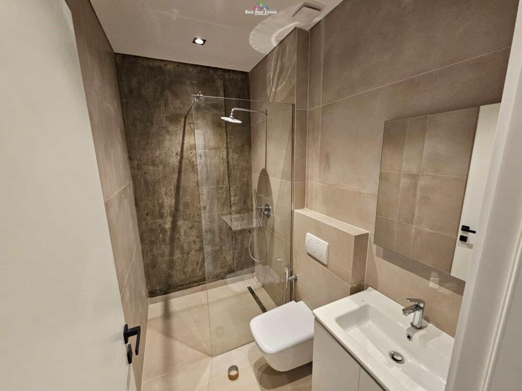 Villa su 3 piani in affitto presso Olive Grove Residence (ID BV22579) Tirana