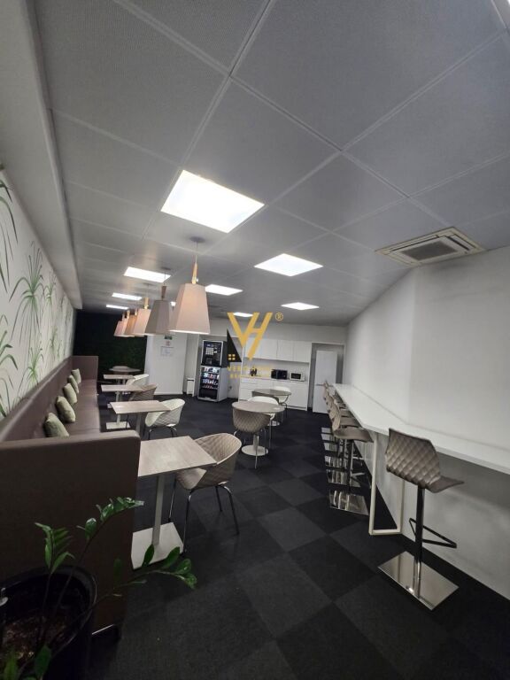 BUSINESS PREMISES FOR RENT 770 M2 AT ZOGU I ZI 17,800 EURO