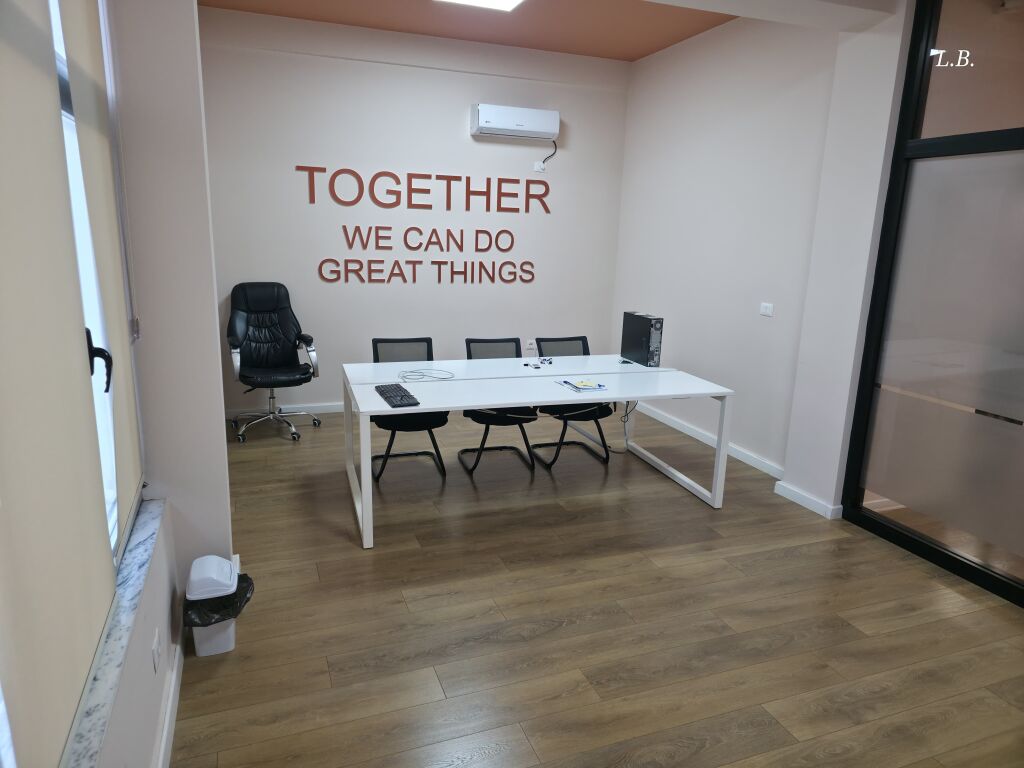 🏢 Ufficio in Affitto 220 m²