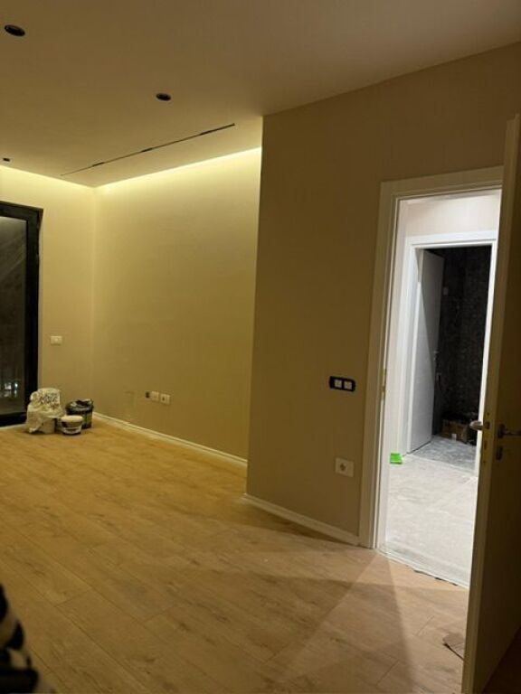 Apartment per zyre bosh I investuar Te vila l2 450€