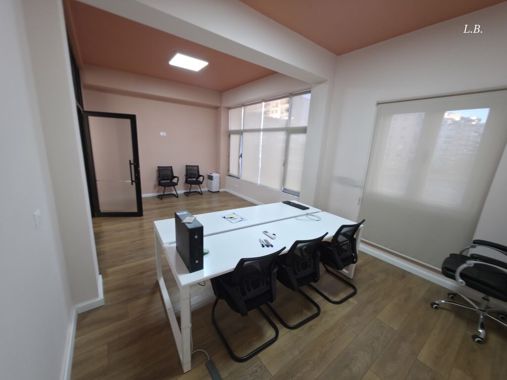 🏢 Ufficio in Affitto 220 m²