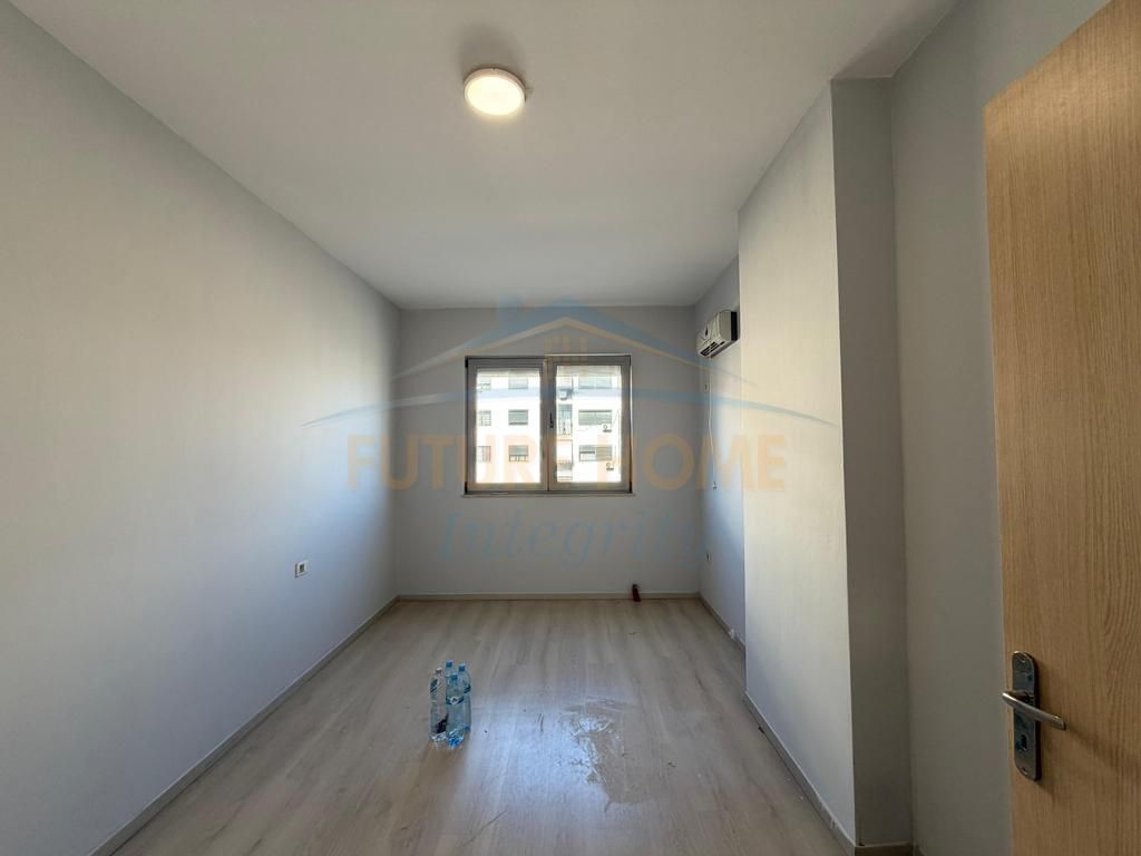 For sale, Apartment 3+1+2, Unaza e Re, Tirana. 225,000 €, AL64261