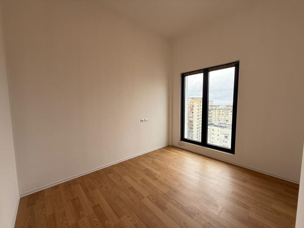 🏡 Penthouse 3+1 for sale at Rruga e Barrikadave, Qender