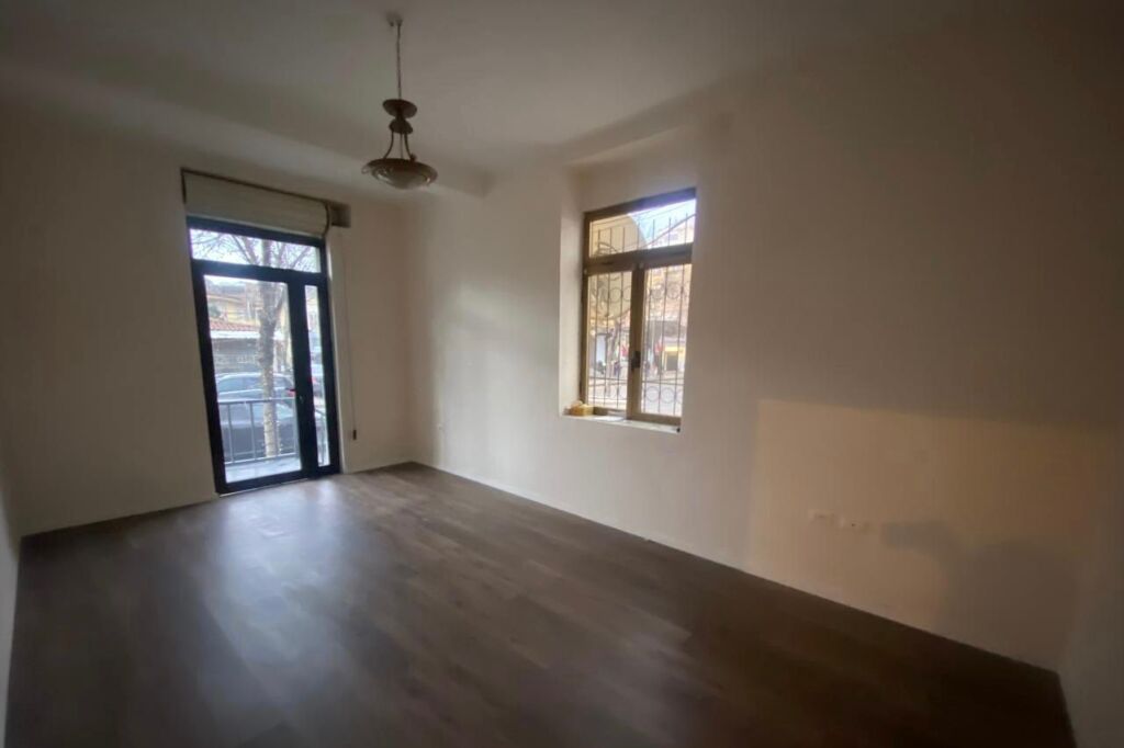 UFFICIO IN AFFITTO 73 M2 VIA DIBRA 1.200 EURO