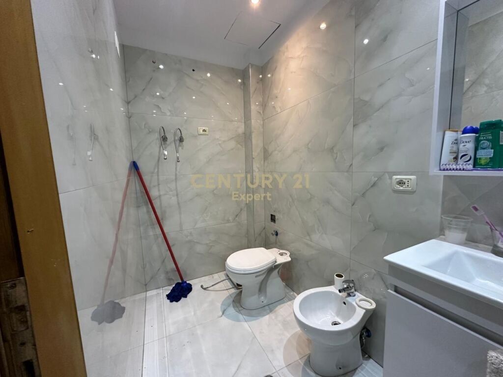 APARTAMENT 3+1 ME QIRA PER ZYRA PRANE TAIWANIT