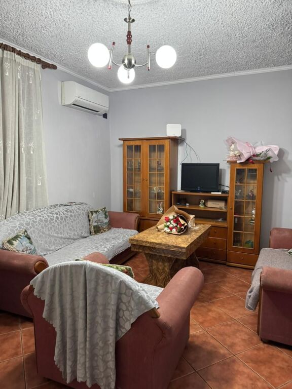APARTAMENT 2+1 ME QERA TE OXHAKU
