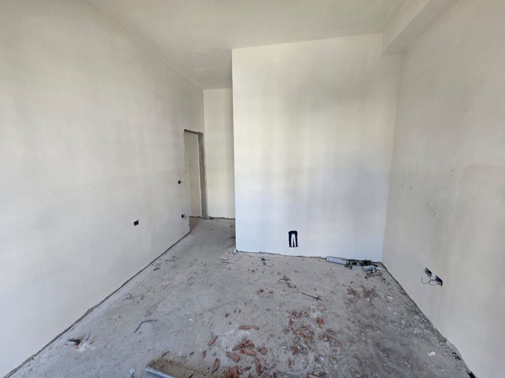 📌 Appartamento 2+1 in Vendita – Inizio del Nuovo Viale, Tirana