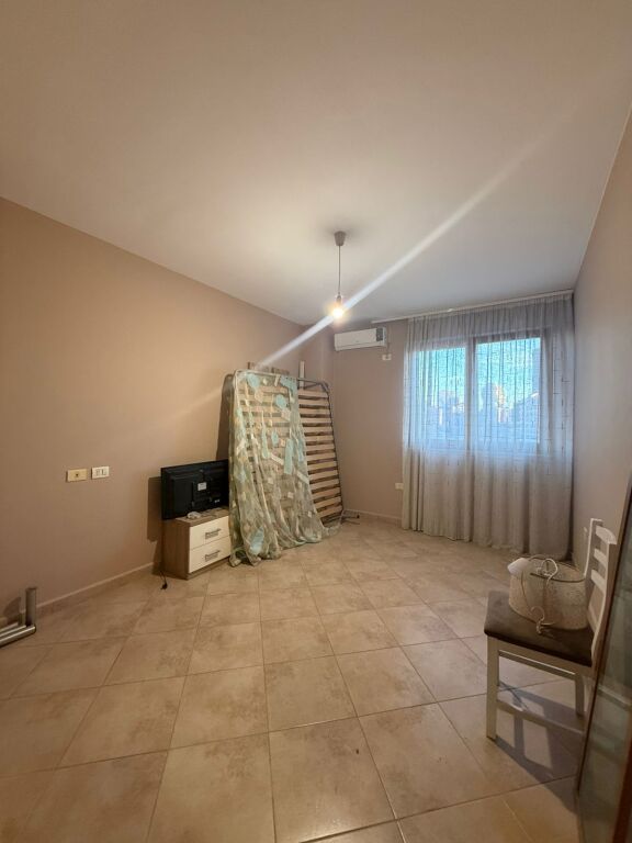 Apartament 3+1+2 për Qera – Bulevardi i Ri / Stacioni i Trenit