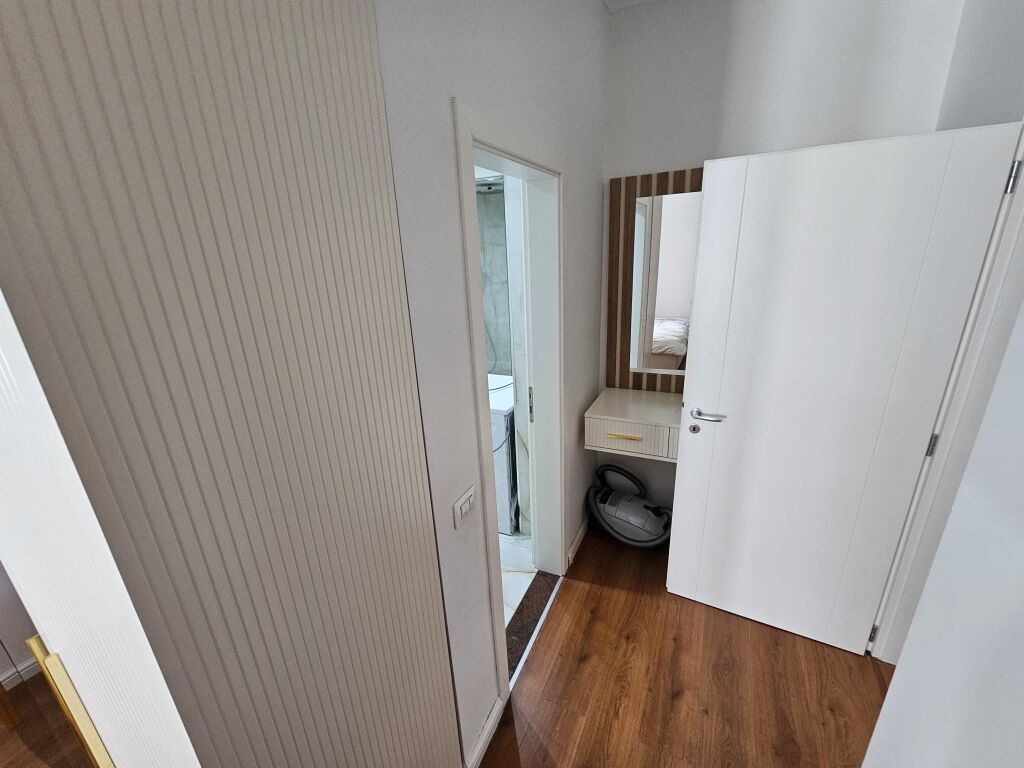 Apartament 2+1+2 per qira te Liqeni i Thate, Radisson