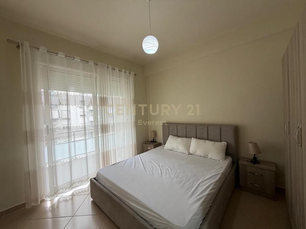 APARTAMENT 2+1 ME QERA TEK PALLATI ME SHIGJETA