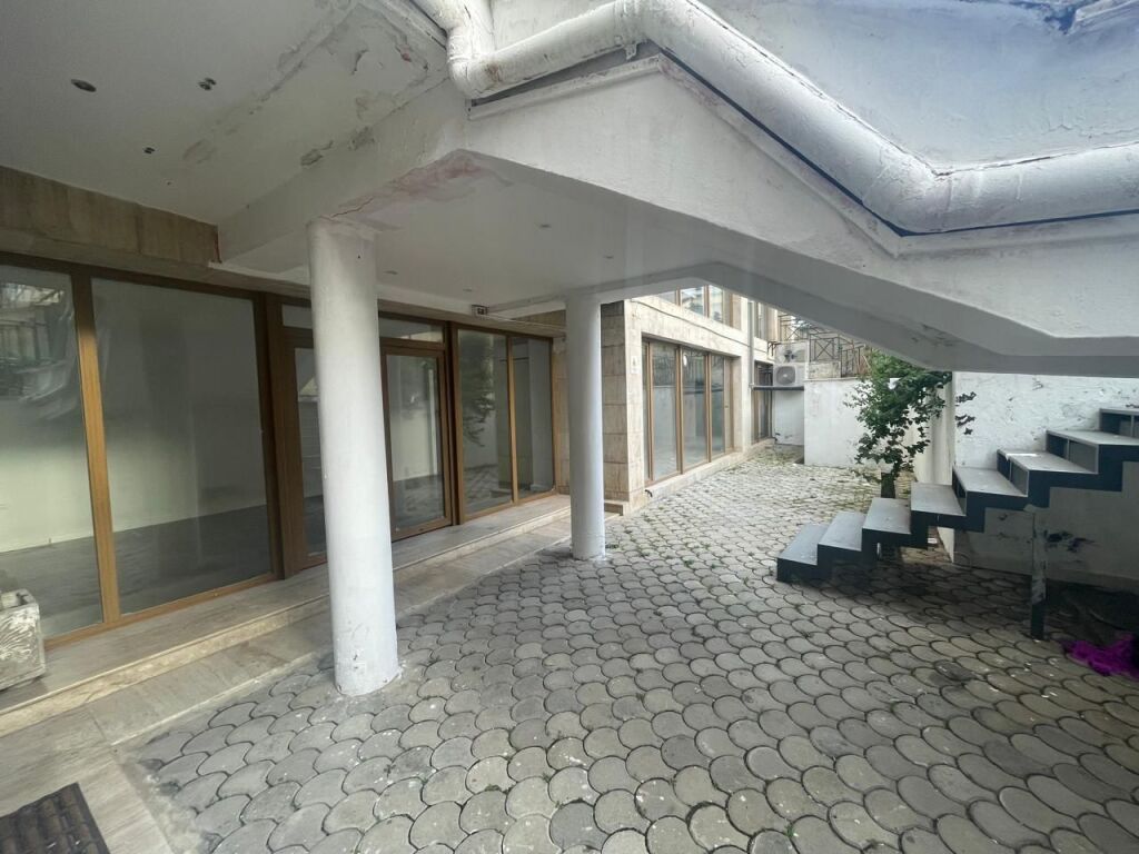 AMBIENT ME QERA PAZARI I RI