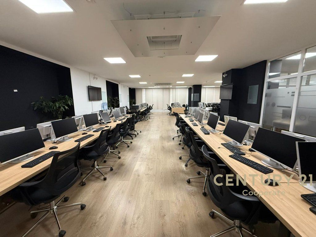 AFFITTO UFFICIO 583M² - PRESSO DELIJORGJI