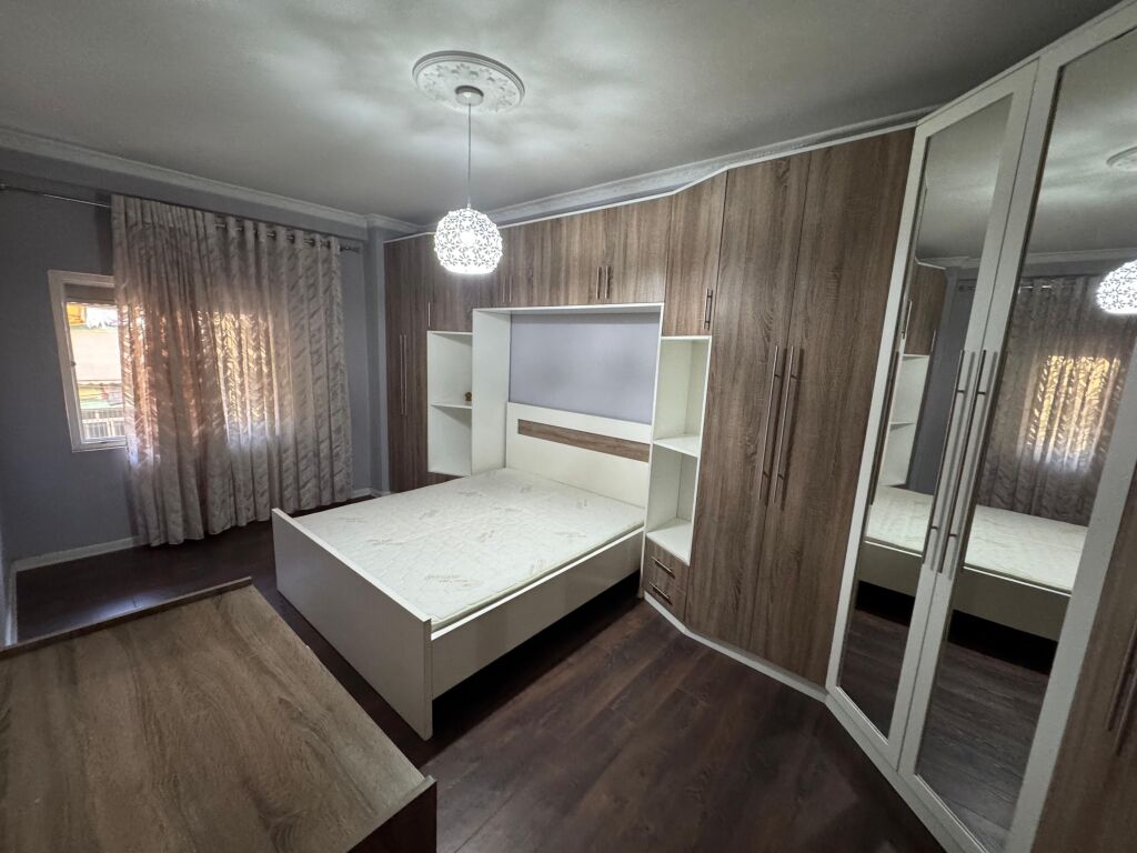 Jepet me qera Apartament 2+1  Adresa : Dob Bosko afer Spar  E mobiluar  Kati 2 pa ashensor  Cmimi 600€