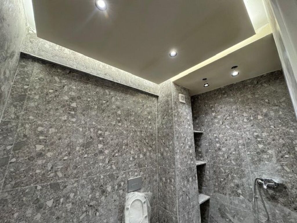 Apartment per zyre bosh I investuar Te vila l2 450€