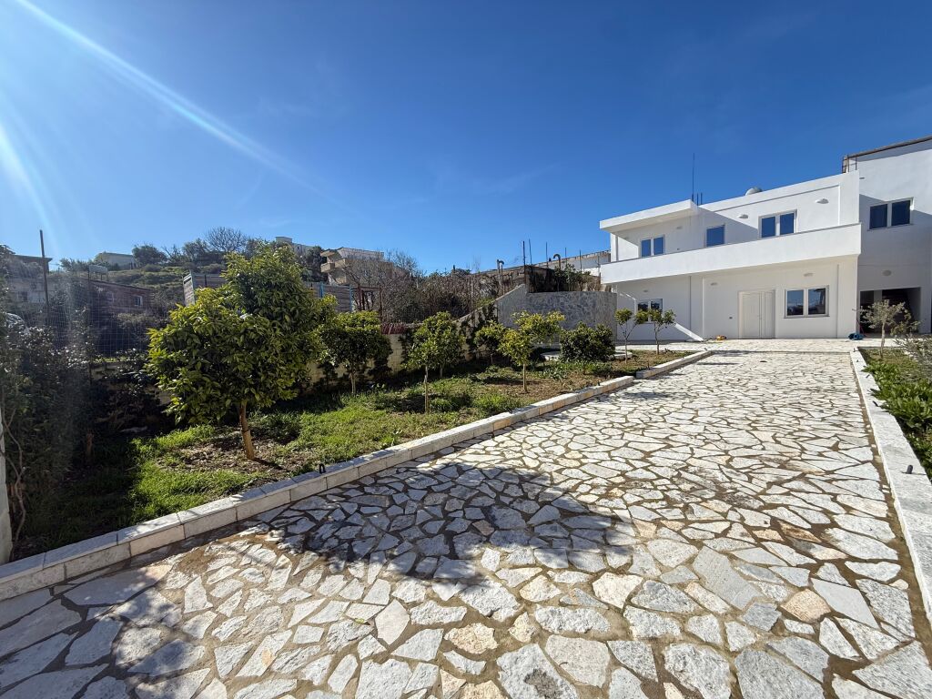 Piano villa in affitto vicino al centro ospedaliero