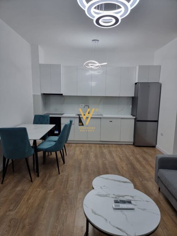 JEPET APARTAMENT 1+1+BLK ME QERA TE KOMUNA PARISIT 85.000 LEKE