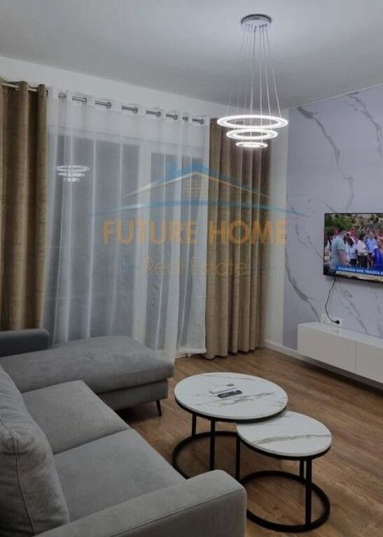 Qera, Apartament 1+1+Post Parkim, Komuna e Parisit, Tiranë