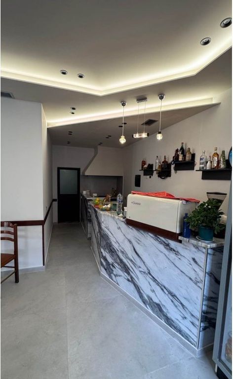 SHITJE BIZNESI BAR RESTORANT NE RINAS