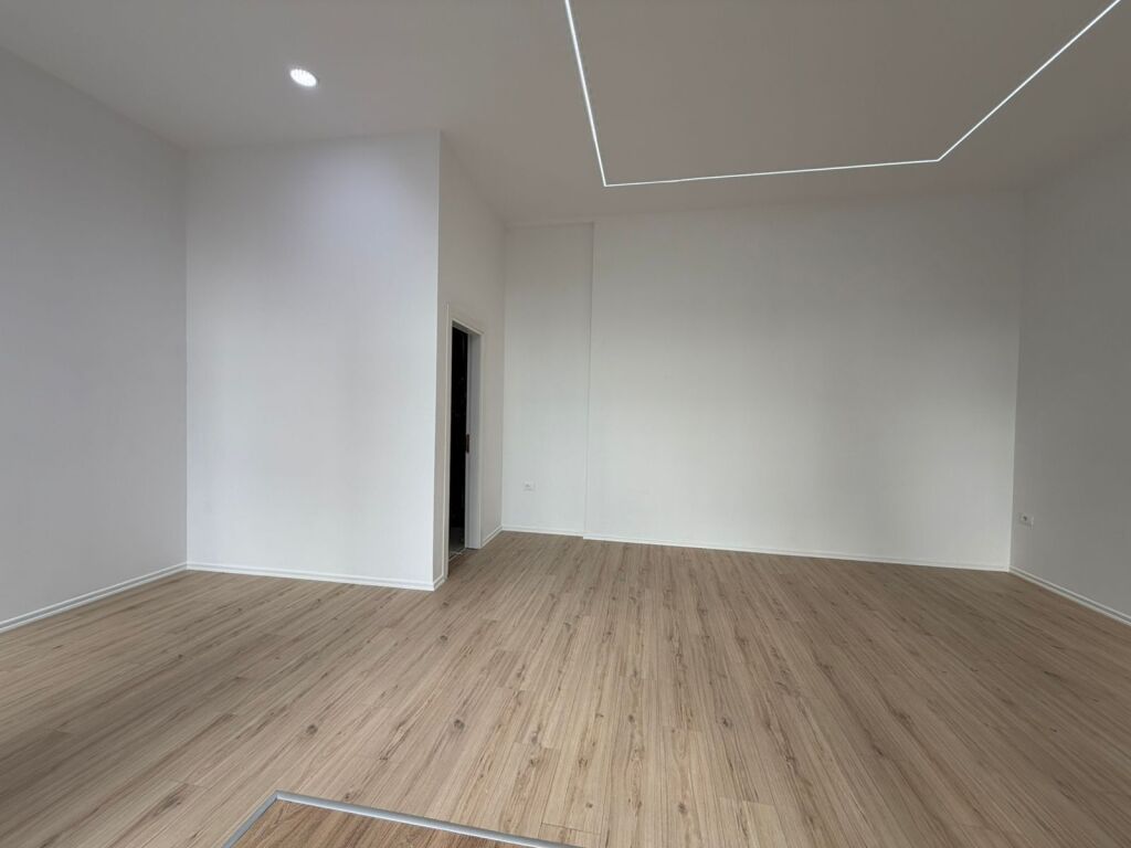 Shop for rent near Mine Peza, Main Road