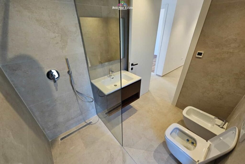 Villa su 3 piani in affitto presso Olive Grove Residence (ID BV22580) Tirana