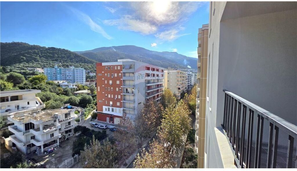 APPARTAMENTO 2+1+2 + GARAGE IN VENDITA – LUNGOMARE