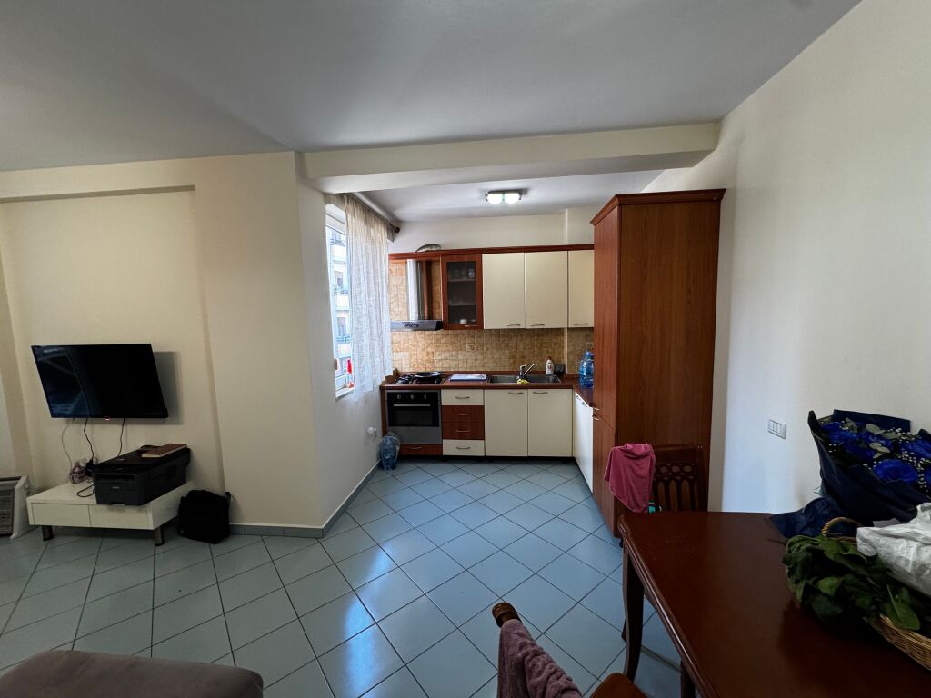 🏡 Apartament 1+1 për Shitje – Rruga Rrapo Hekali