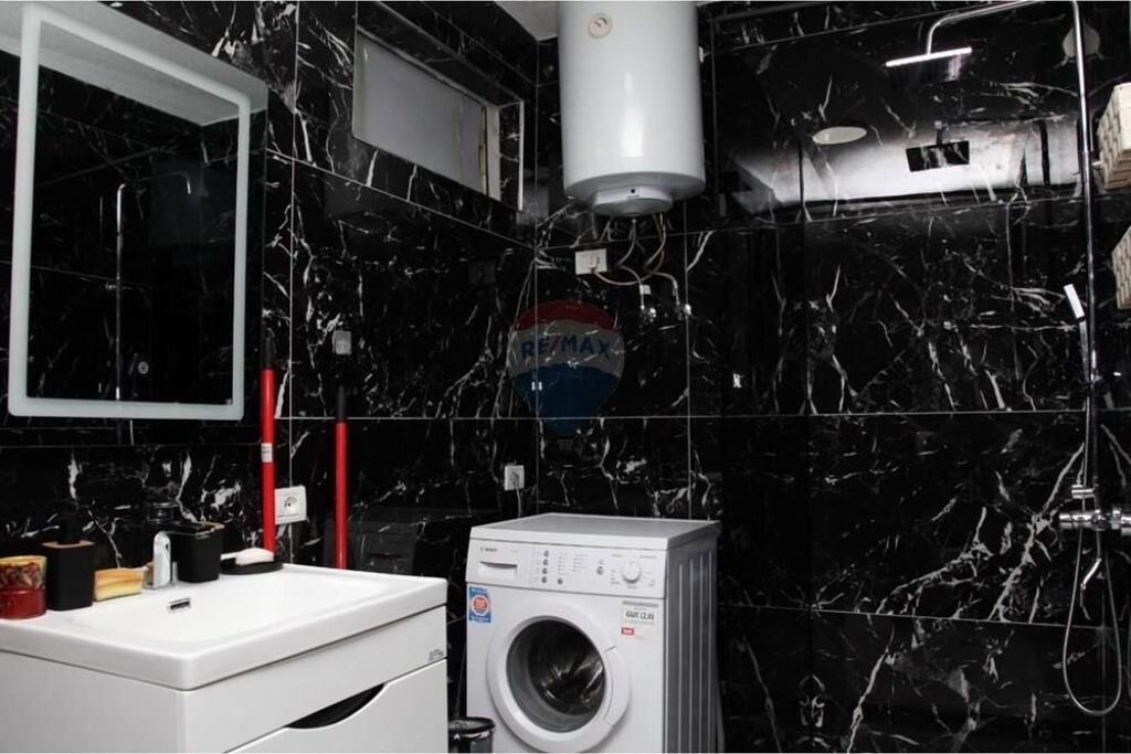 Apartament 2+1 per qira ne Xhamllik.