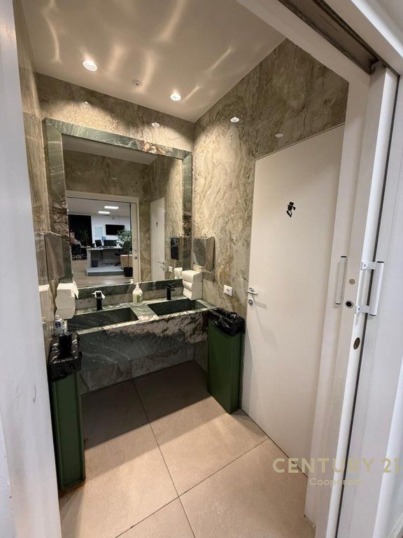 AFFITTO UFFICIO 583M² - PRESSO DELIJORGJI