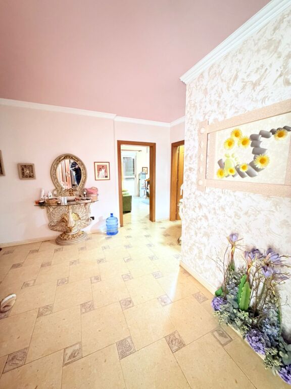 VENDESI APPARTAMENTO 3+1+2 PRANVERA,DURRES