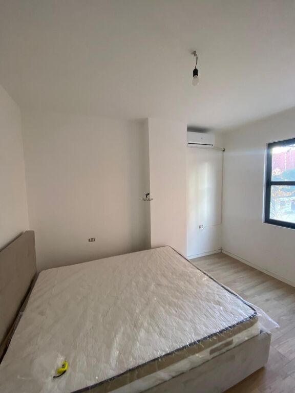 VENDESI APPARTAMENTO 2+1 5 MAGGIO 140.000 EURO