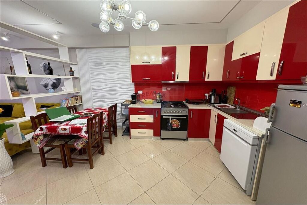 🏡 APPARTAMENTO 1+1 IN VENDITA – LUNGOMARE, VLORË