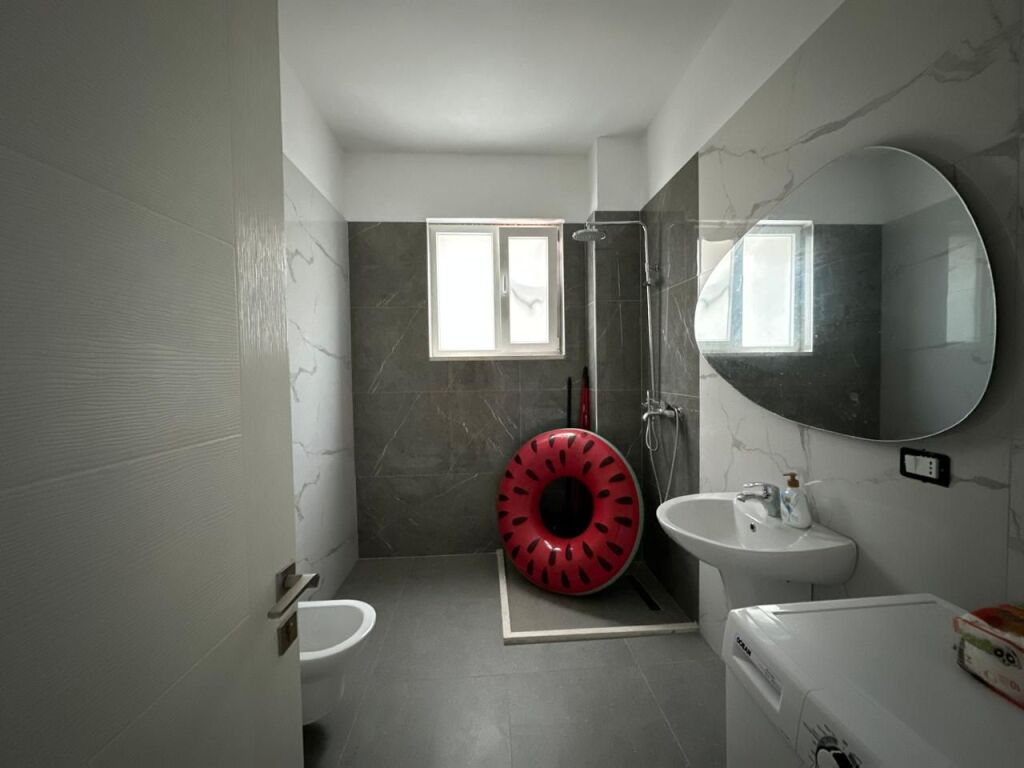 Apartament 2+1 për shitje — vijë e parë, pamje deti  Mali i Robit