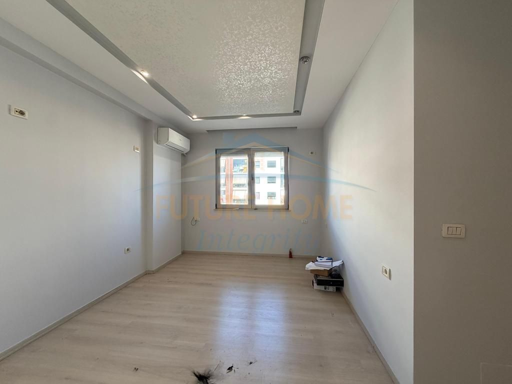 For sale, Apartment 3+1+2, Unaza e Re, Tirana. 225,000 €, AL64261