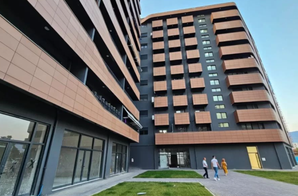 🏢 Shitet Post Parkimi – Oasi Residence, Astir