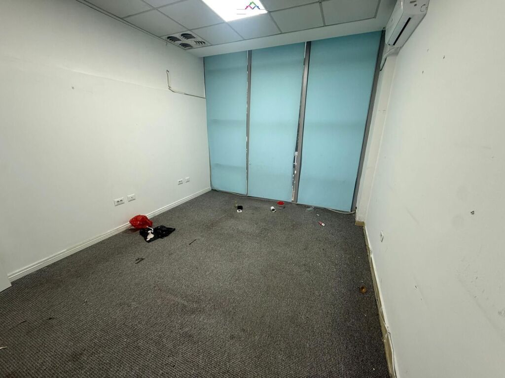 Ufficio in Affitto presso l'ex Esposizione (ID BZ2823) Tirana