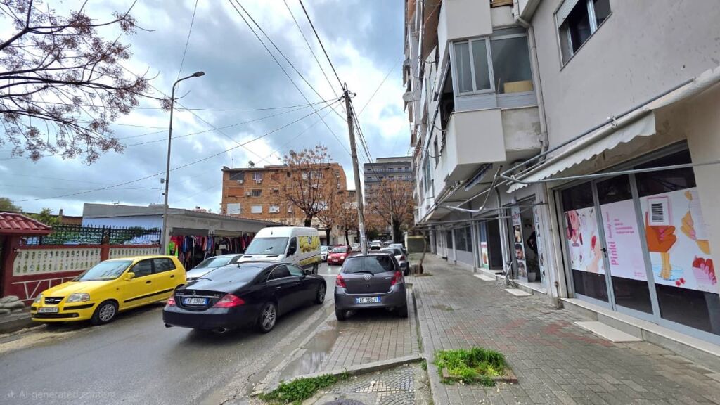 Shop for Rent – 100 m², Fiqirete Musta Street, Vlorë