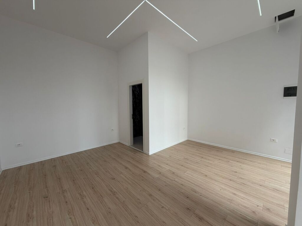 Shop for rent near Mine Peza, Main Road
