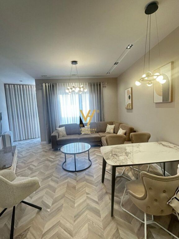 APPARTAMENTO+MONOLOCALE IN AFFITTO IN CENTRO 1.500 EURO