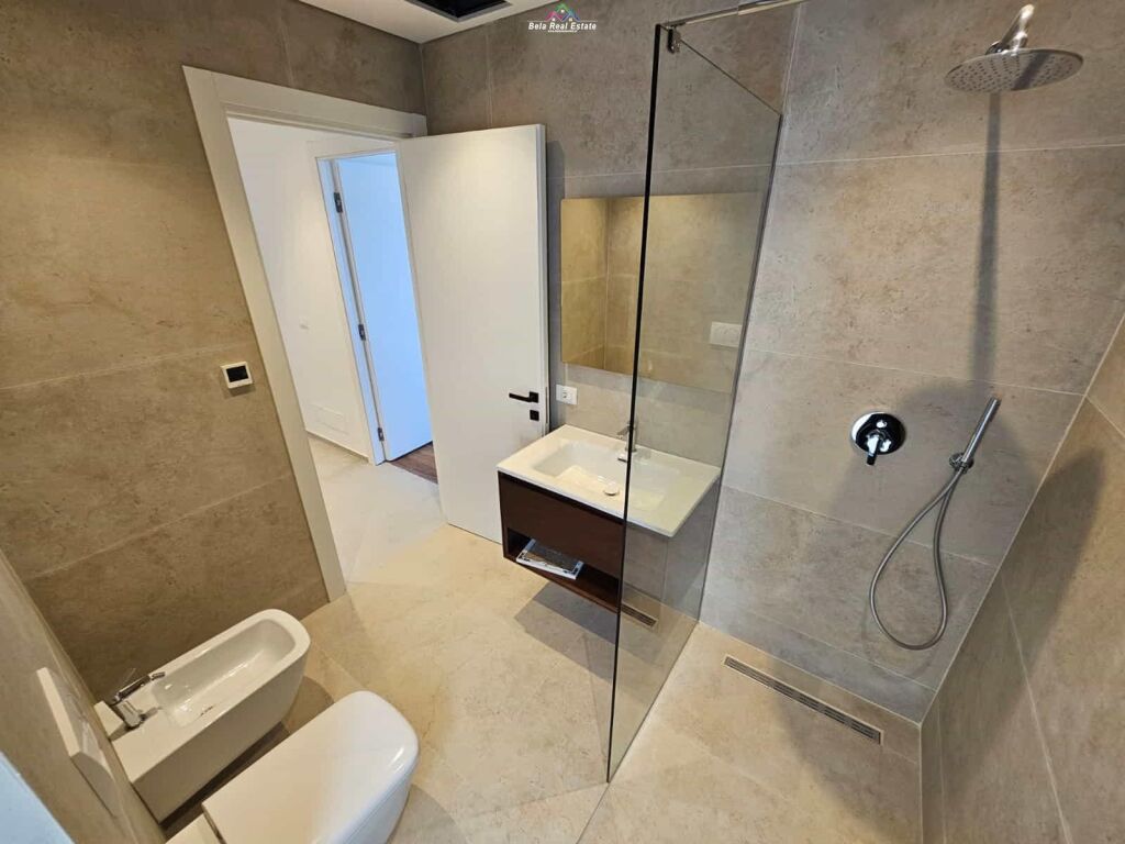 Villa su 3 piani in affitto presso Olive Grove Residence (ID BV22579) Tirana