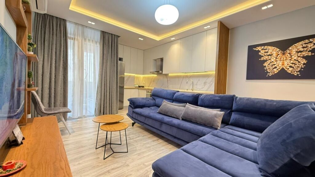 Apartament luksoz 1+1 me qira pranë Stacionit të Trenit