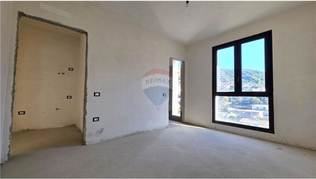 APPARTAMENTO 2+1+2 + GARAGE IN VENDITA – LUNGOMARE