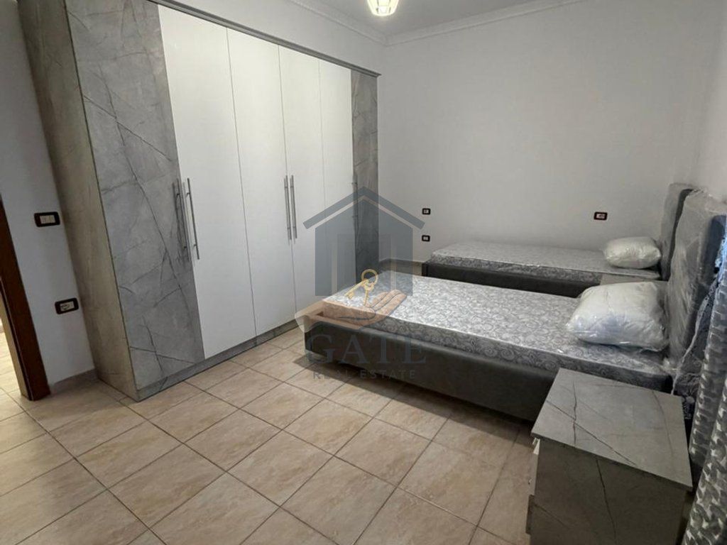 Appartamento elegante 2+1 in affitto nella zona molto richiesta vicino all'ex URT Durres.