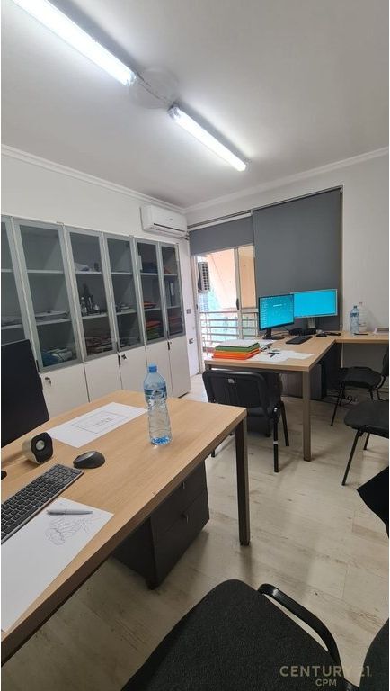 VICINO AL 21 DICEMBRE VENDIAMO APPARTAMENTO 2+1, VIA SALI BUTKA