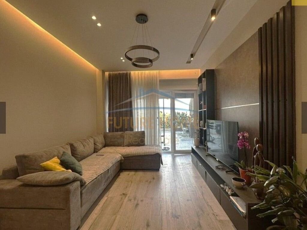 Sale, Triplex with veranda, Residence Kodra e Diellit 2, Tirana