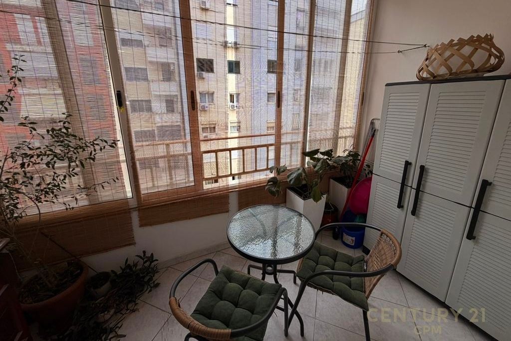 Apartament me qira 1+1 tek Komuna e Parisit