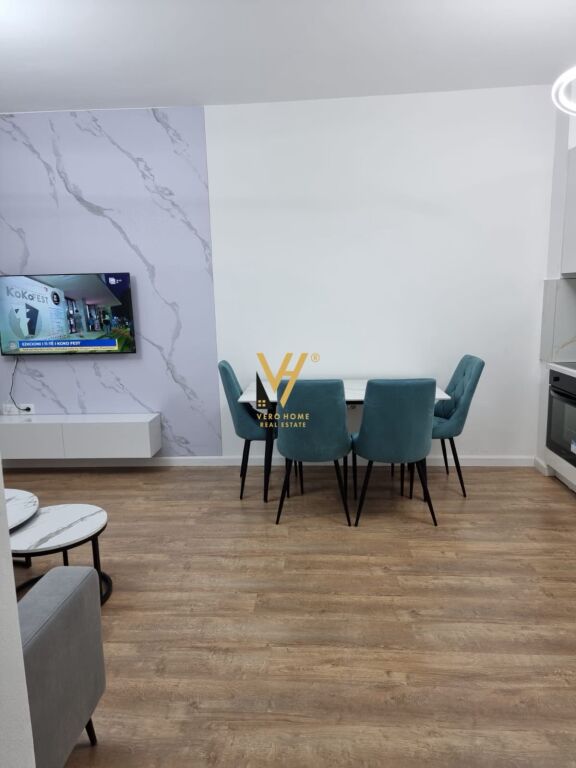 JEPET APARTAMENT 1+1+BLK ME QERA TE KOMUNA PARISIT 85.000 LEKE